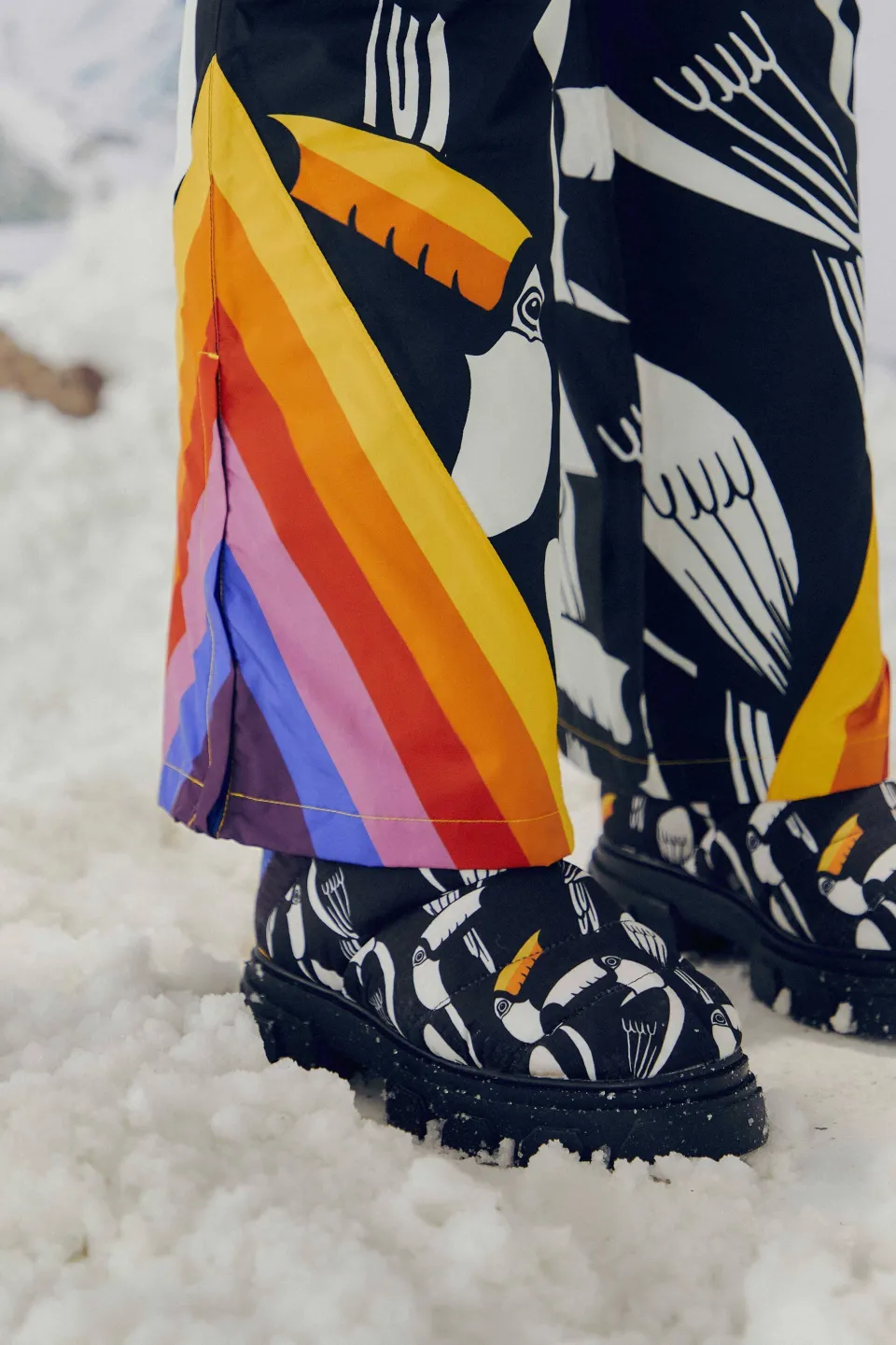 FARM Rio Black Graphic Toucans Ski Pants New