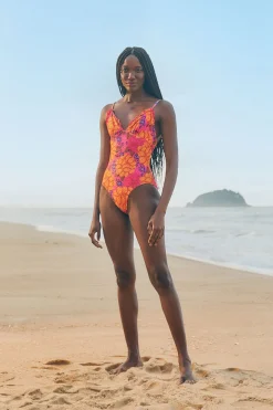 FARM Rio Pink Flowers Garden One Piece Swimsuit Hot