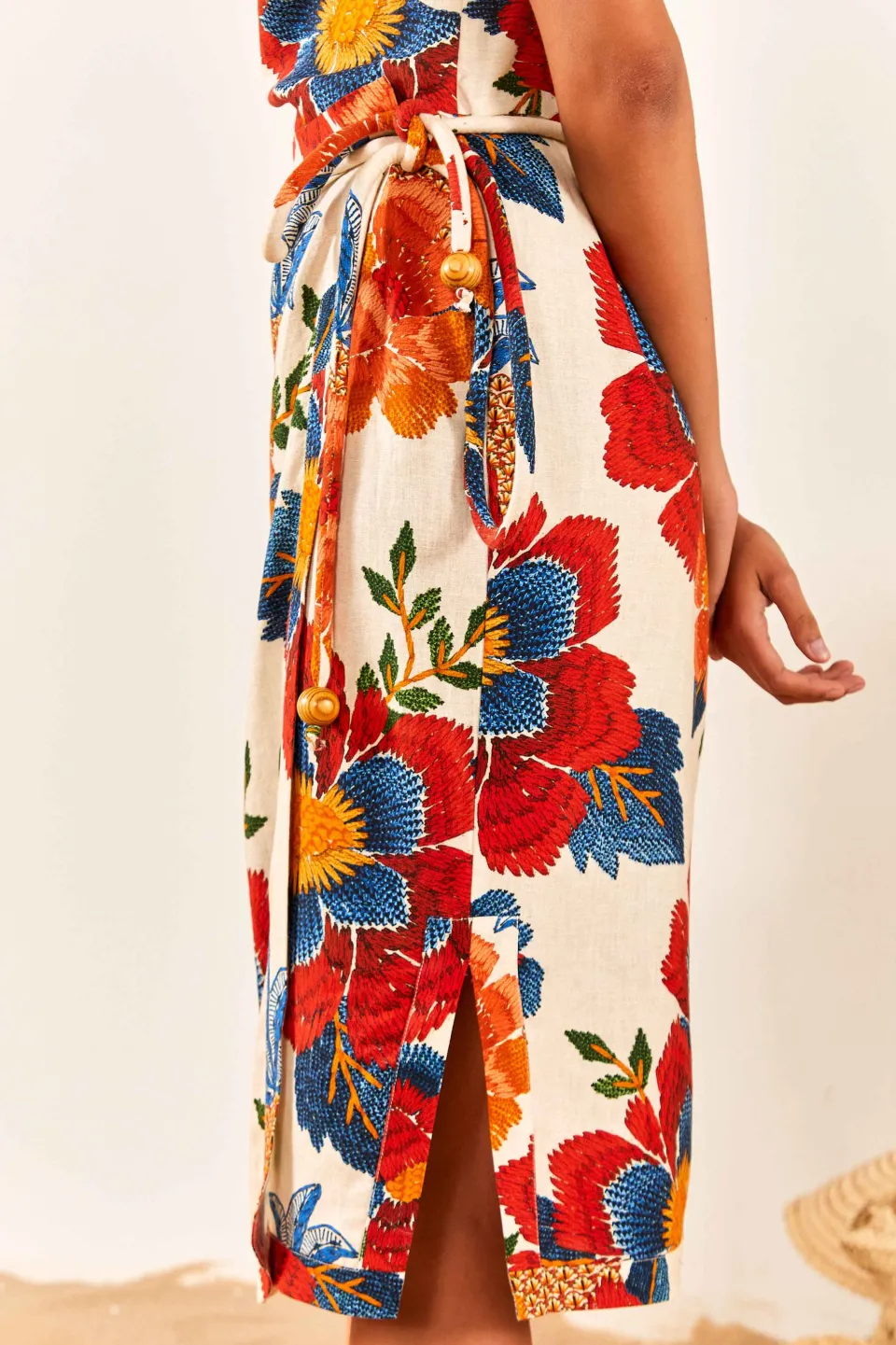 FARM Rio White Pineapple Flowers Midi Dress